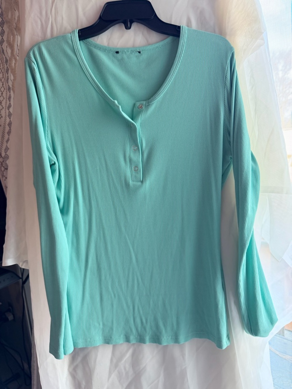 Lightweight Ribbed Henley Top - Mint Green